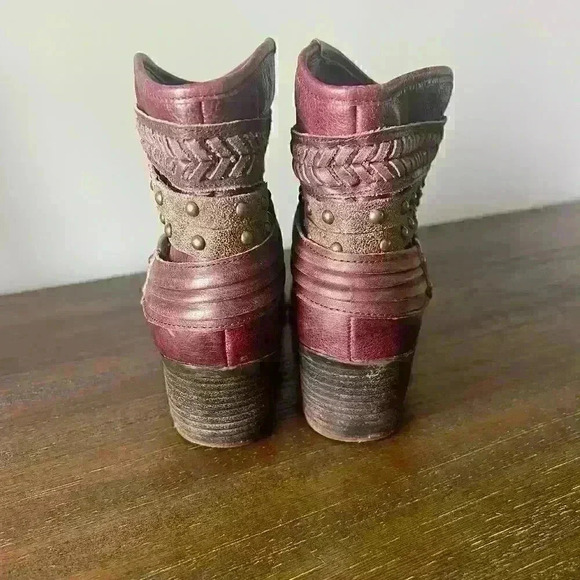 Jessica Simpson Woman’s Red Leather Studded Harness Biker Ankle Boots- Size 7 - Picture 2 of 10